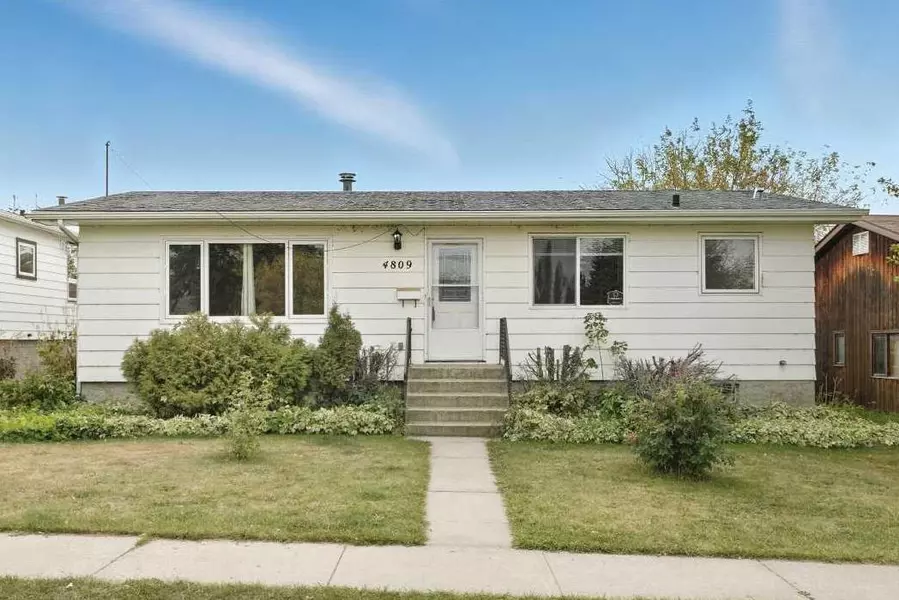 4809 51 AVE, Bentley, AB T0C 0J0