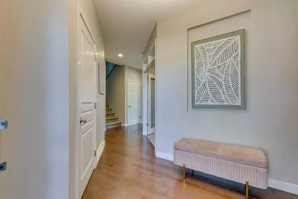 Calgary, AB T3M0S7,9 Cranarch WAY SE