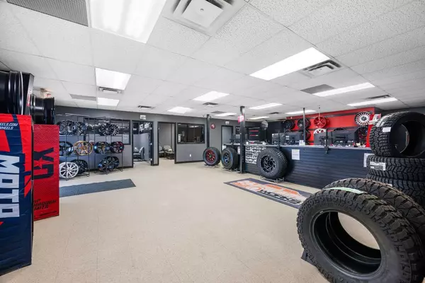 Lloydminster, AB T9V 0V3,5114 62 ST