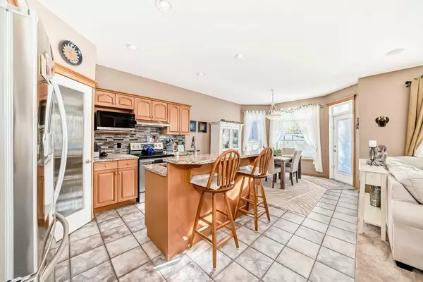 Airdrie, AB T4A 2C6,1619 Thorburn DR SE