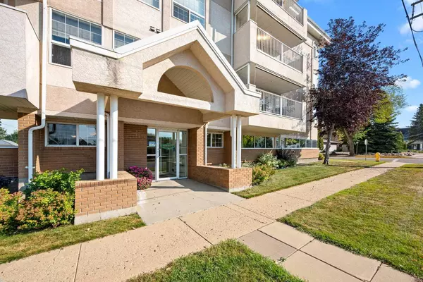 Lloydminster, AB T9V 0J1,5120 48 ST #206