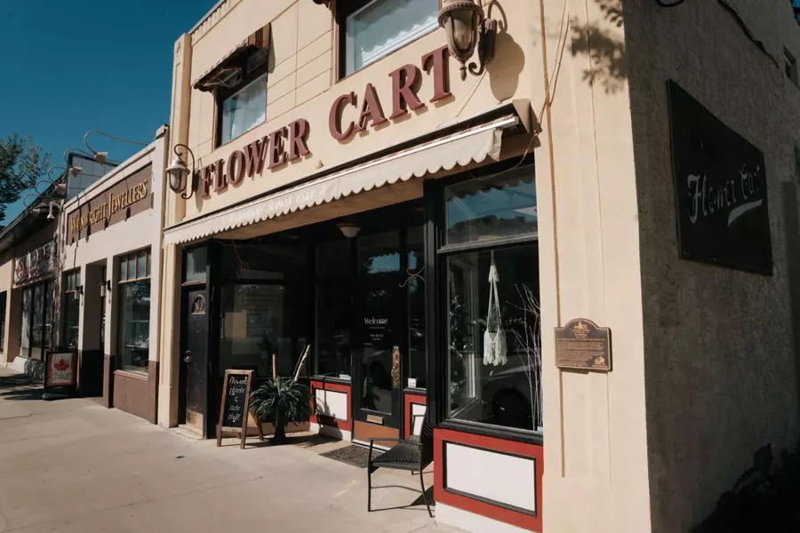 320 10 ST, Wainwright, AB T9W 1P6