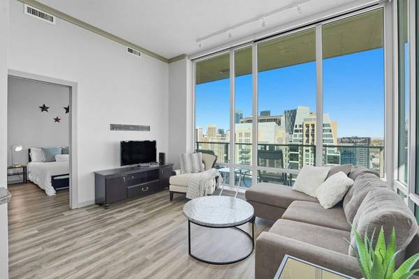 Calgary, AB T2G0B5,210 15 AVE SE #3204