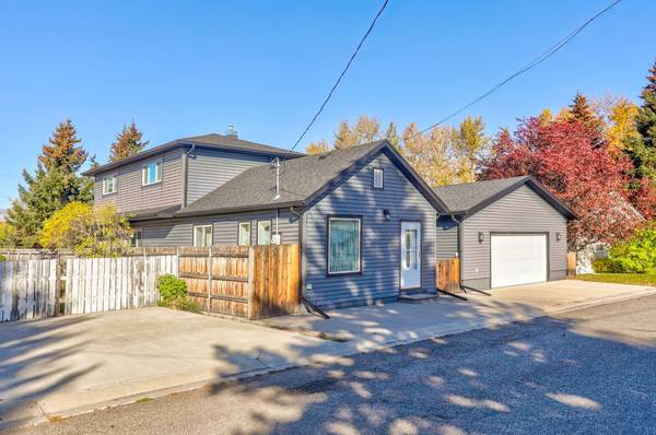 Blairmore, AB T0K0E0,2122 130 ST