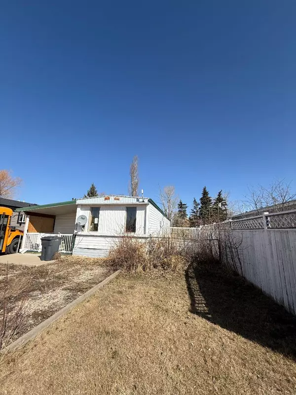 Elnora, AB T0M0Y0,434 3 AVE #434