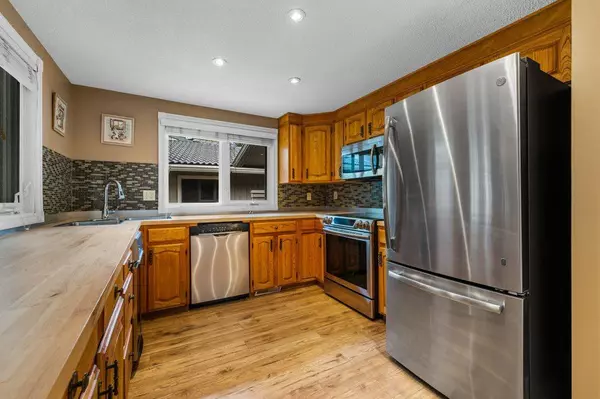 Calgary, AB T2X 1P3,20 Midpark CRES SE #258