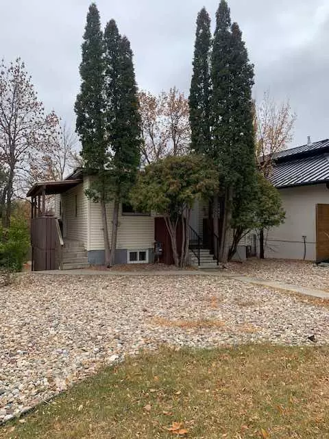 Lethbridge, AB T1J 1M3,1908 7 AVE S #1