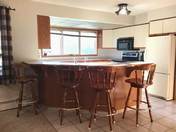 Whitecourt, AB T7S 1E7,82 Feero DR