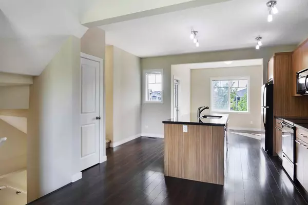 Chestermere, AB T1X 0P6,300 Marina DR #105