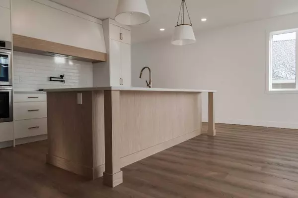 Coaldale, AB T1M 0G1,2160 21A ST