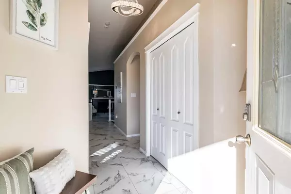 Redcliff, AB T0J 2P0,310 Jesmond DR SW