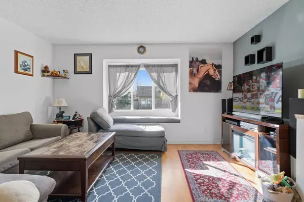 Calgary, AB T2X 2P8,165 Sunvale CRES SE