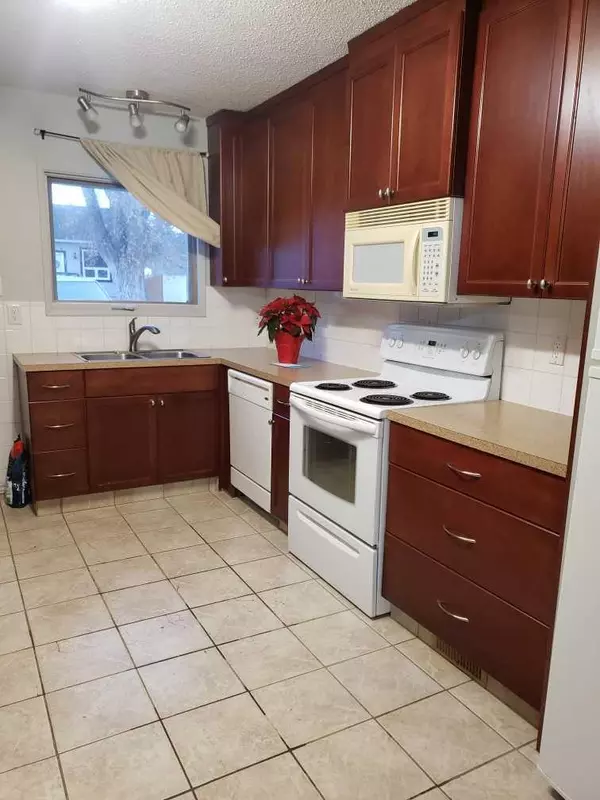 Lethbridge, AB T1H0Z9,1910 7A AVE N