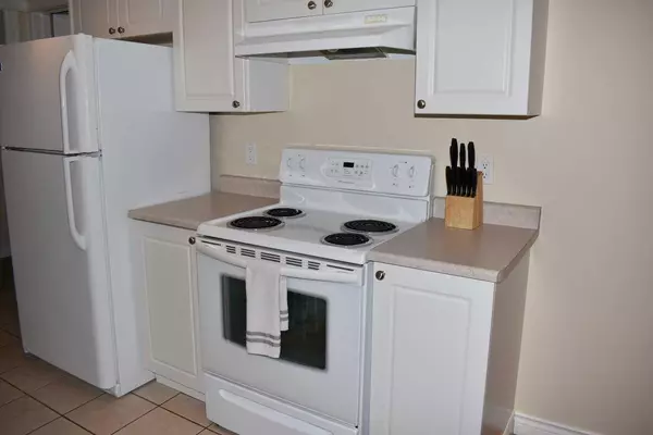 Lloydminster, AB T9V 2G7,5101 18 ST #109B