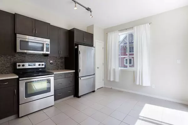 Calgary, AB T3K 3Z5,19 Kinlea Common NW