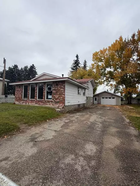 4616 55 ave, Whitecourt, AB T7S 1A8