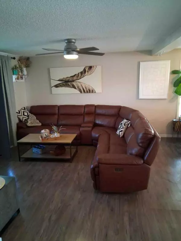 Cochrane, AB T4C0V6,49 Fireside BND