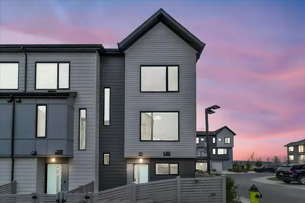 Calgary, AB T3P 1S2,203 Evanscrest SQ NW