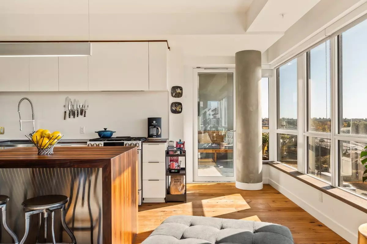 Calgary, AB T2G 1B7,63 Inglewood PARK SE #524