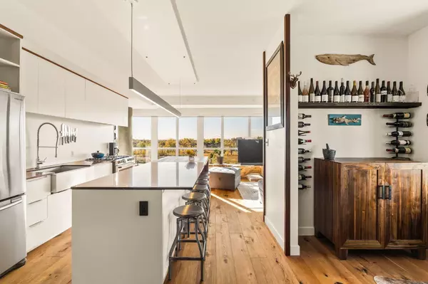 Calgary, AB T2G 1B7,63 Inglewood PARK SE #524