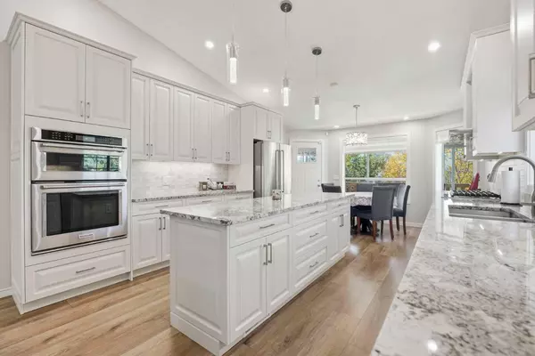 31 Applegrove CRES SE, Calgary, AB T2A 7P2