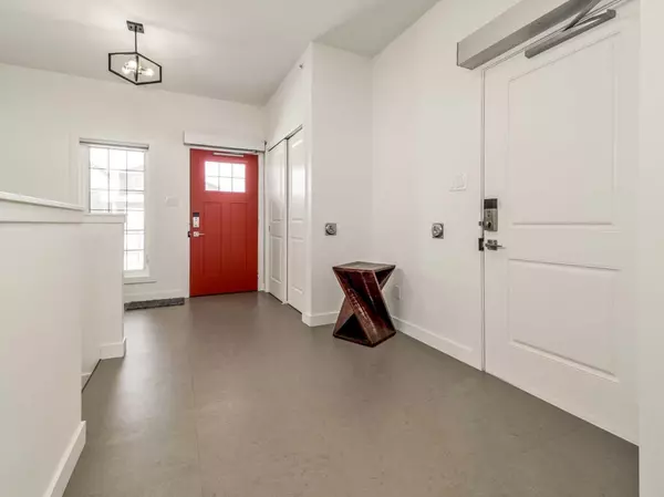 Lethbridge, AB T1K 5S2,108 Gateway Mews S