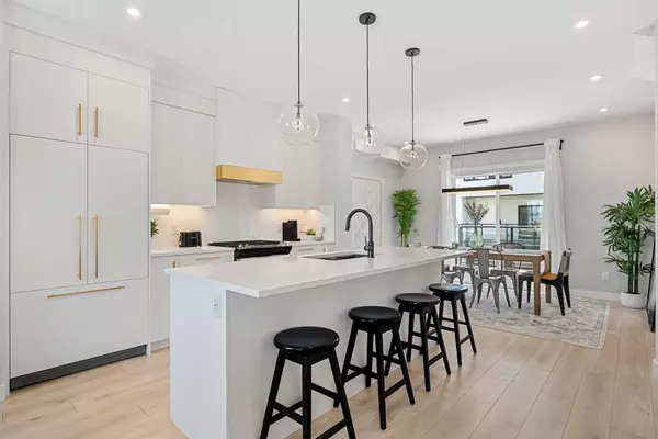 Calgary, AB T3H 6H9,8149 8 AVE SW