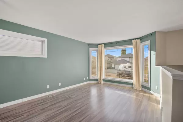 Red Deer, AB T4R 0J3,130 Larsen CRES