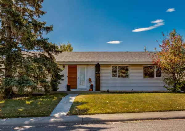 927 124 AVE SW, Calgary, AB T2W 1T2