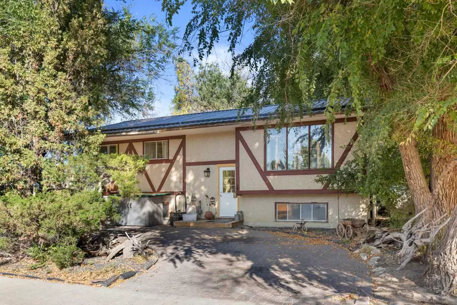 8 Cypress WAY SE, Medicine Hat, AB T1B 1G7