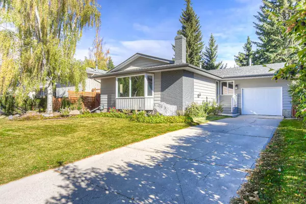 511 Cedarille CRES SW, Calgary, AB T2W2H6
