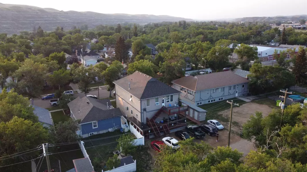 333 2 ST E, Drumheller, AB T0J 0Y4