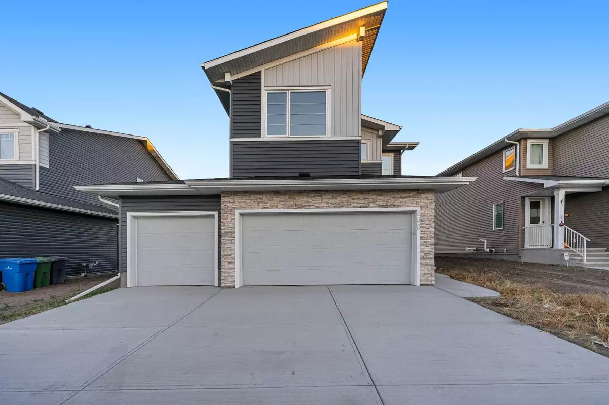 Chestermere, AB T1X 2X5,260 Dawson Wharf CRES