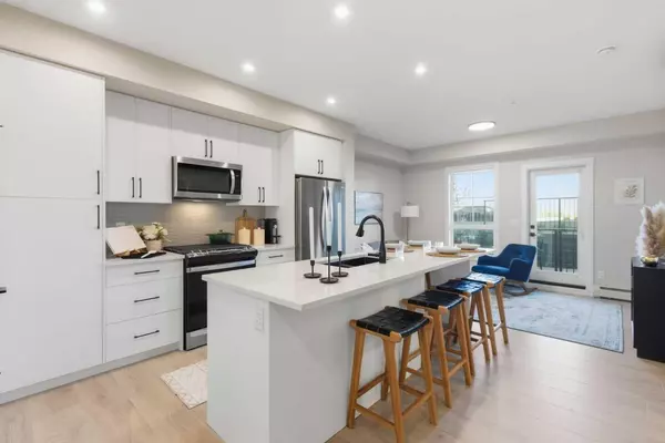 Okotoks, AB T1S 5Y3,100 Banister DR #2106