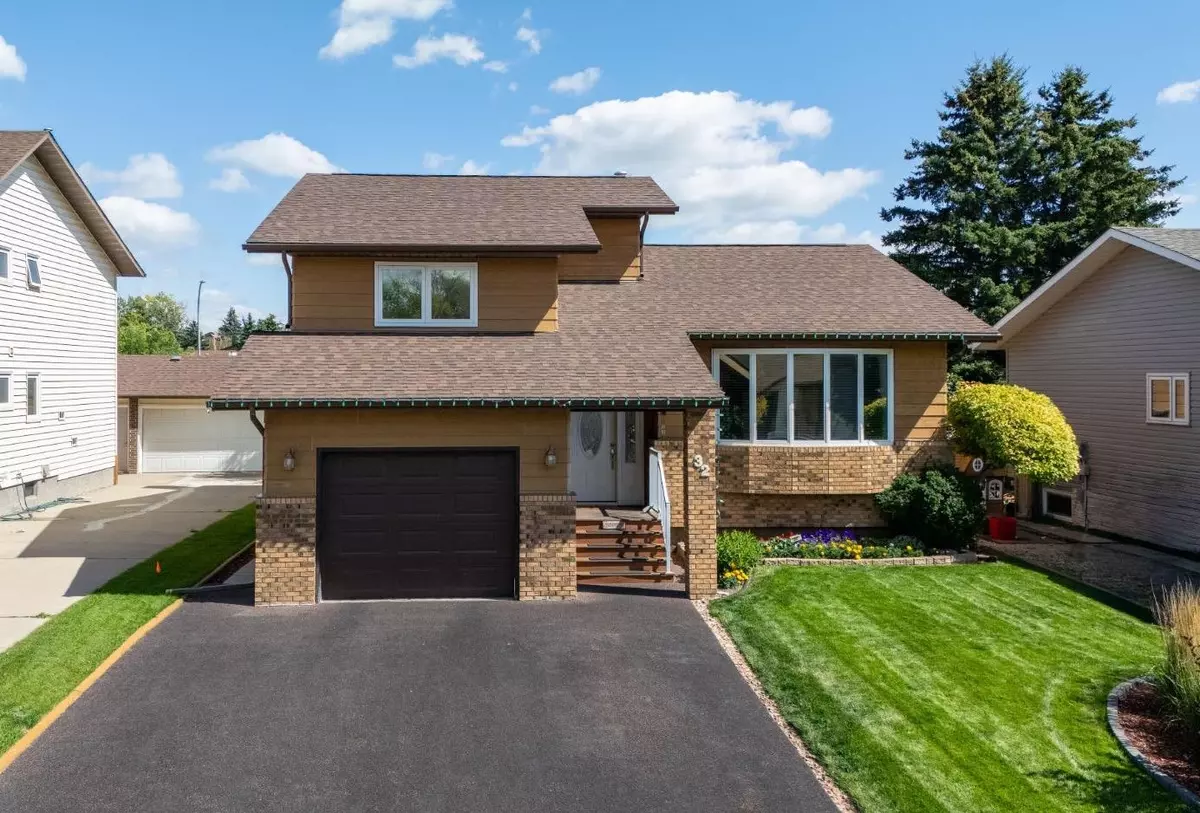 Airdrie, AB T4B 1A6,32 Rideau Close SW