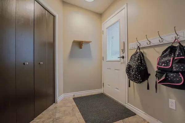 Grande Prairie, AB T8X 1E6,9048 104 AVE