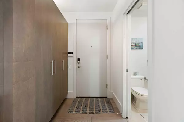 Calgary, AB T2M 3J6,1407 Kensington Close NW #102