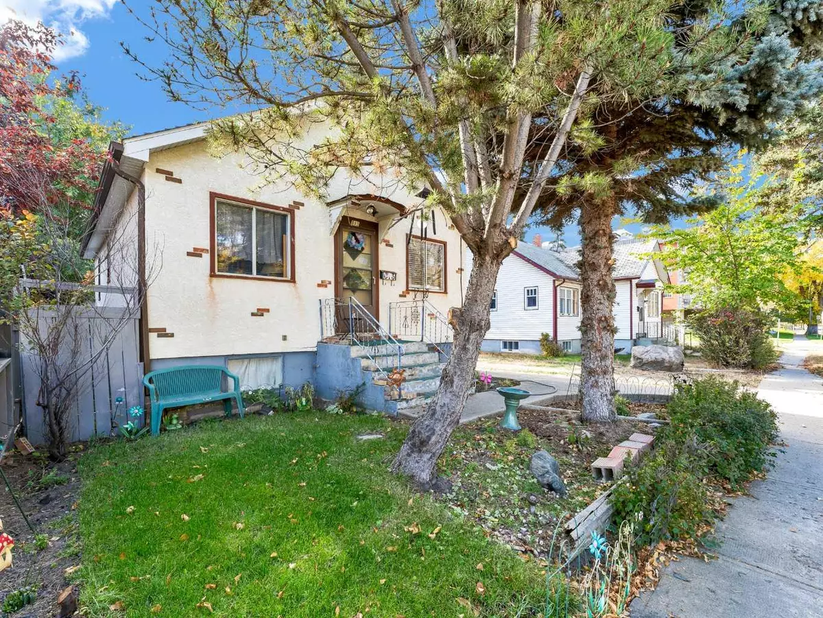 Medicine Hat, AB T1A 1M7,813 8 ST SE