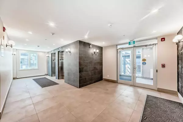 Calgary, AB T3R 1x7,138 Sage Valley Common NW #411