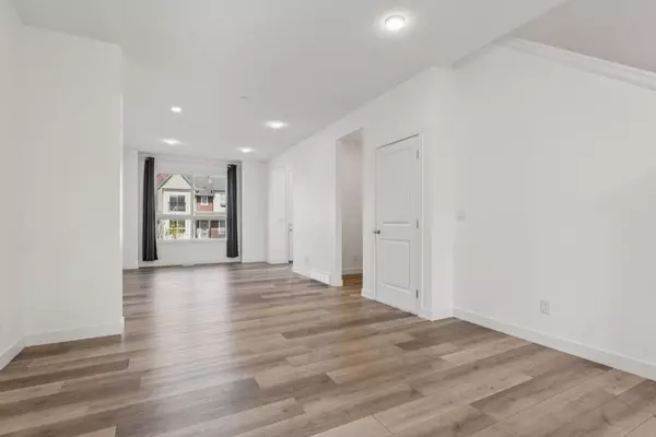 Calgary, AB T3P 1T2,113 Calhoun Common NE