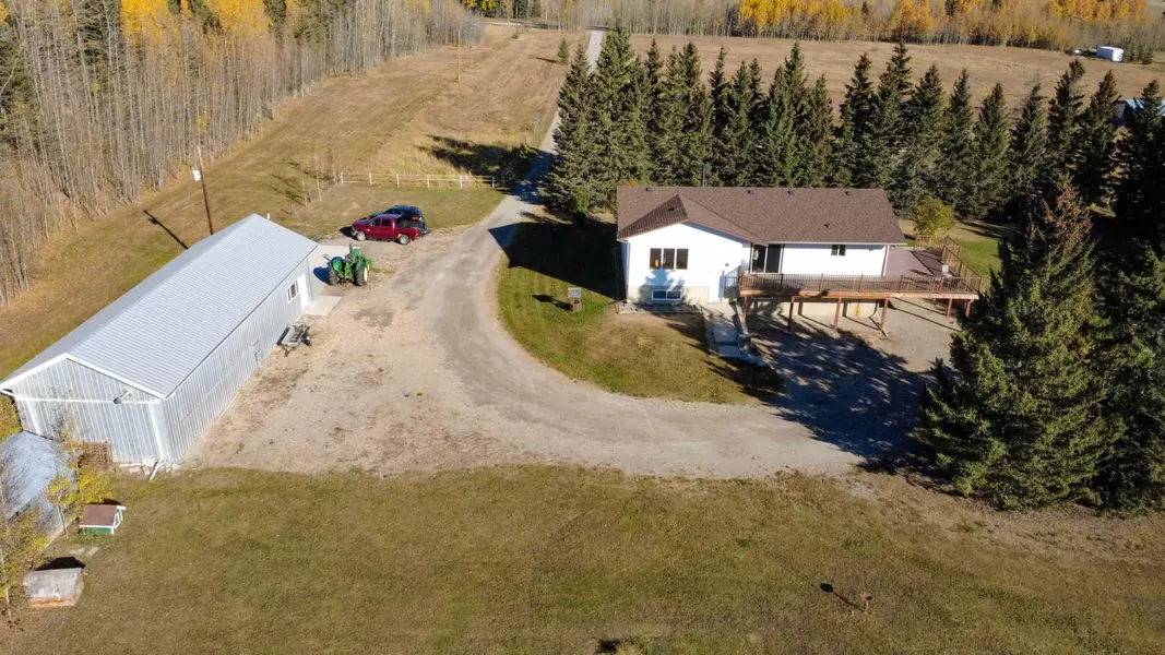 5559 Township Road 320, Rural Mountain View County, AB T0M 1X0