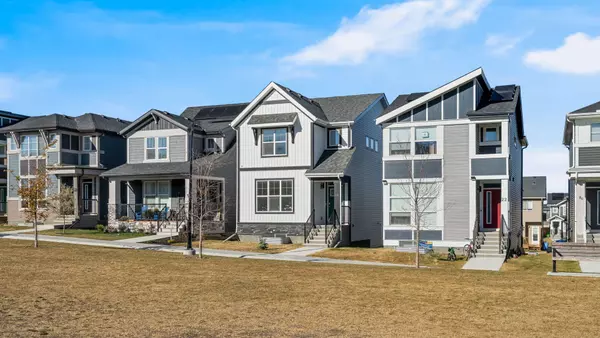 18 Amblehurst PATH NW, Calgary, AB T3P 1W8