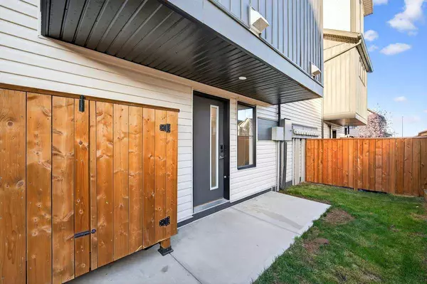 Airdrie, AB T4B5H7,675 South Point Heath SW