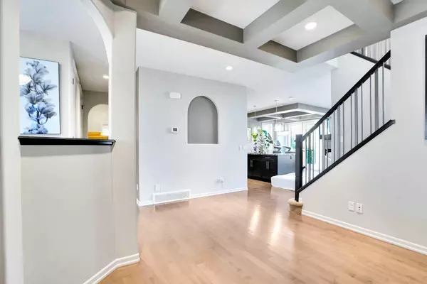 Calgary, AB T3M 1M3,60 Cranarch Rise SE