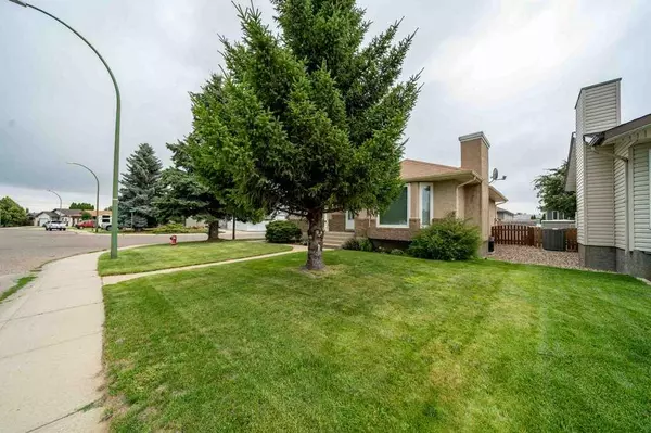 Medicine Hat, AB T1B3Y9,83 Stapeford CRES SE