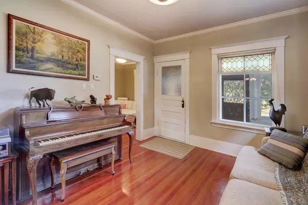 Calgary, AB T2G3X8,63 New ST SE