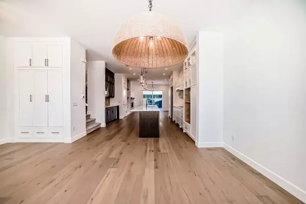 Calgary, AB T2T 5C3,5006 21A ST SW