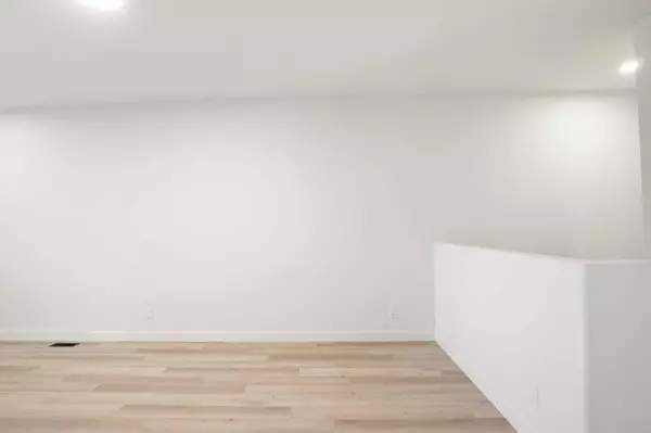 Sylvan Lake, AB T4S 0W4,112 Gray Close