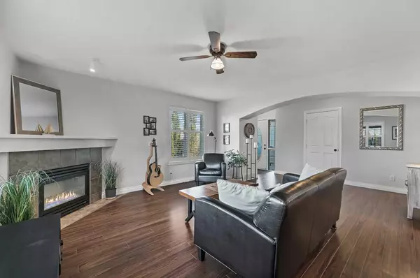 Airdrie, AB T4B2Z5,60 Canoe CV SW