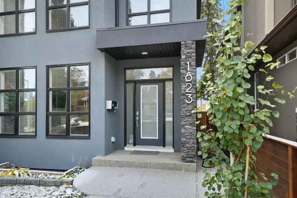 Calgary, AB T2T1Z1,1823 33 AVE SW